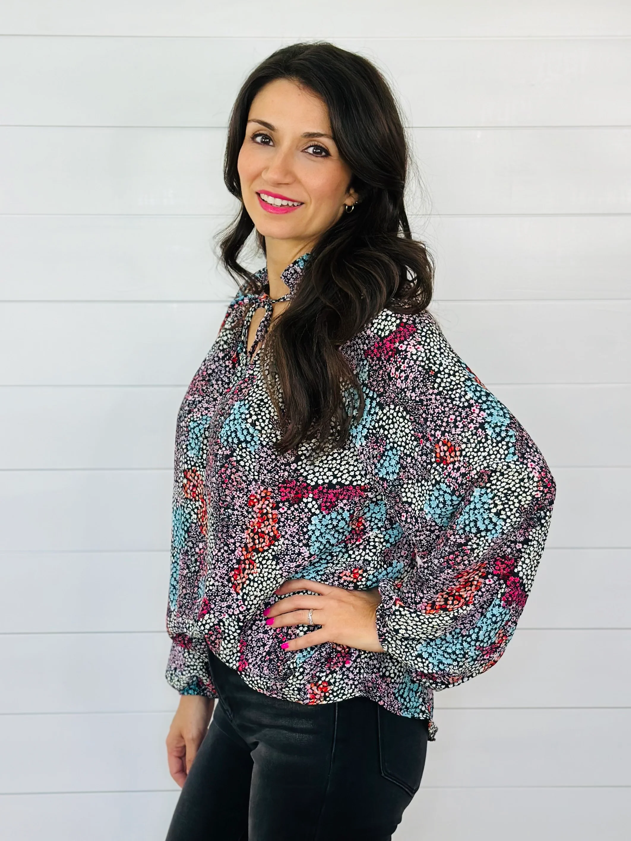 DAINTY FLORALS TOP