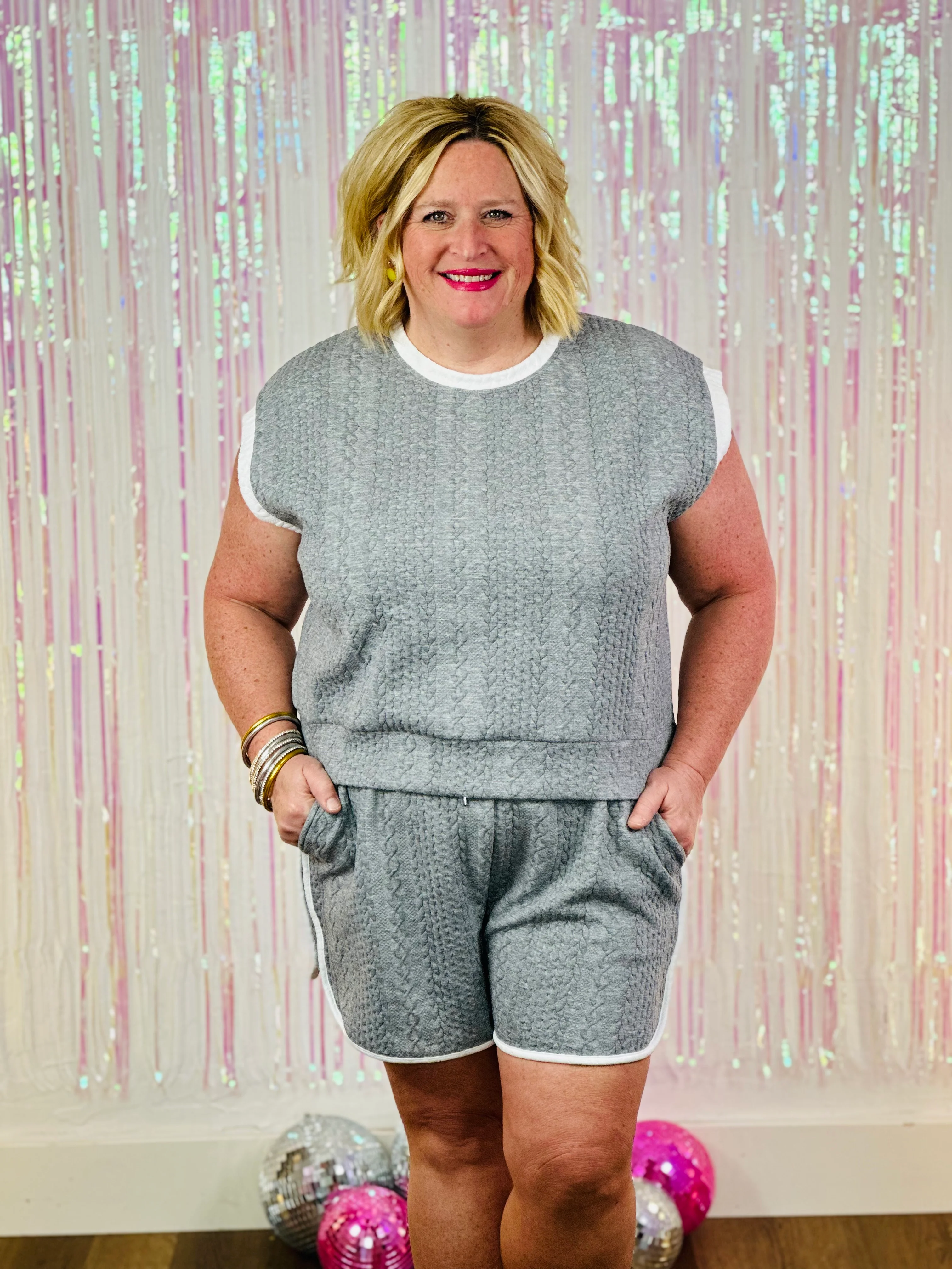 COURT SHORT-GREY/WHITE-PLUS