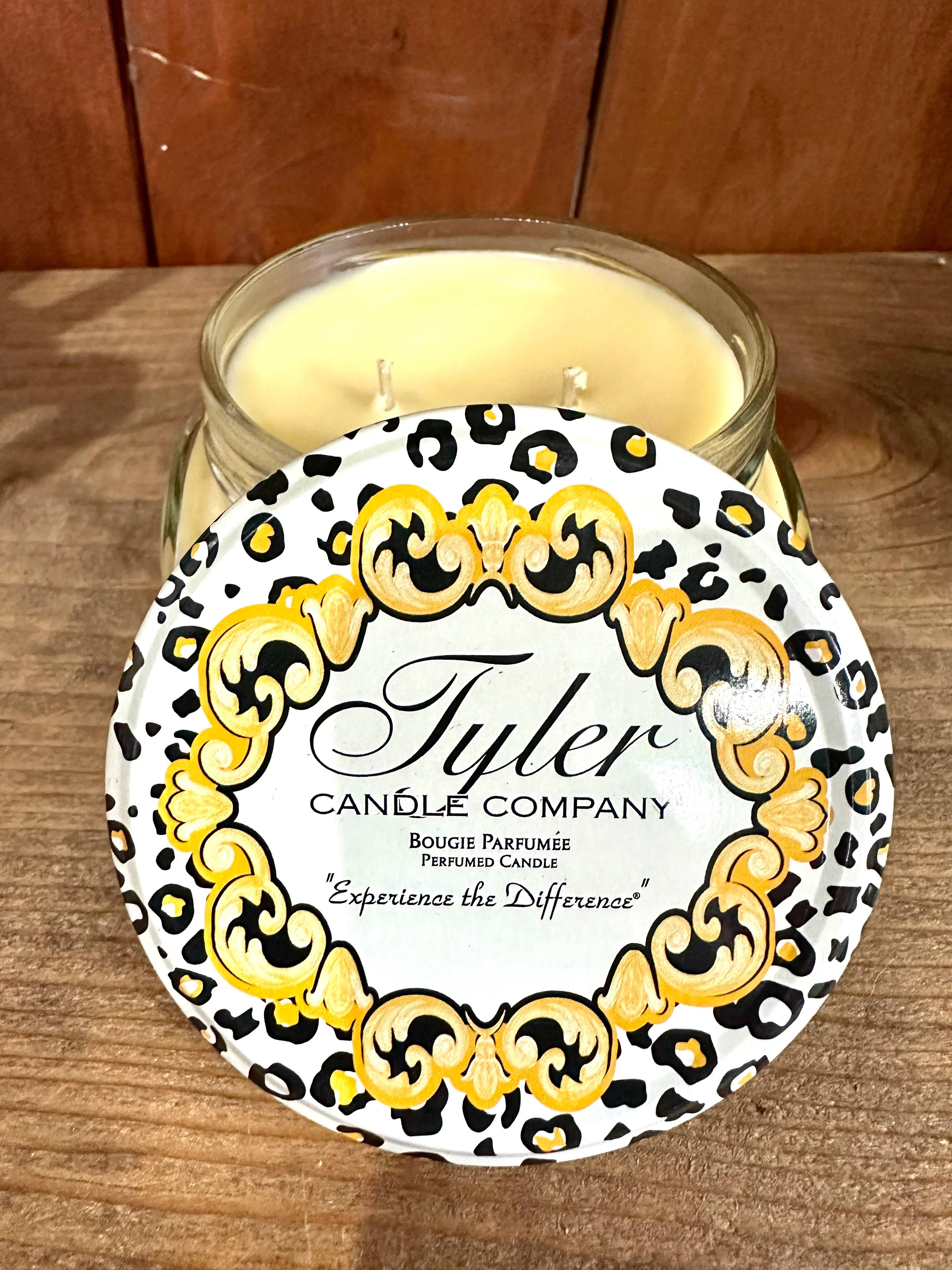 TYLER-PINEAPPLE CRUSH 11 OZ CANDLE