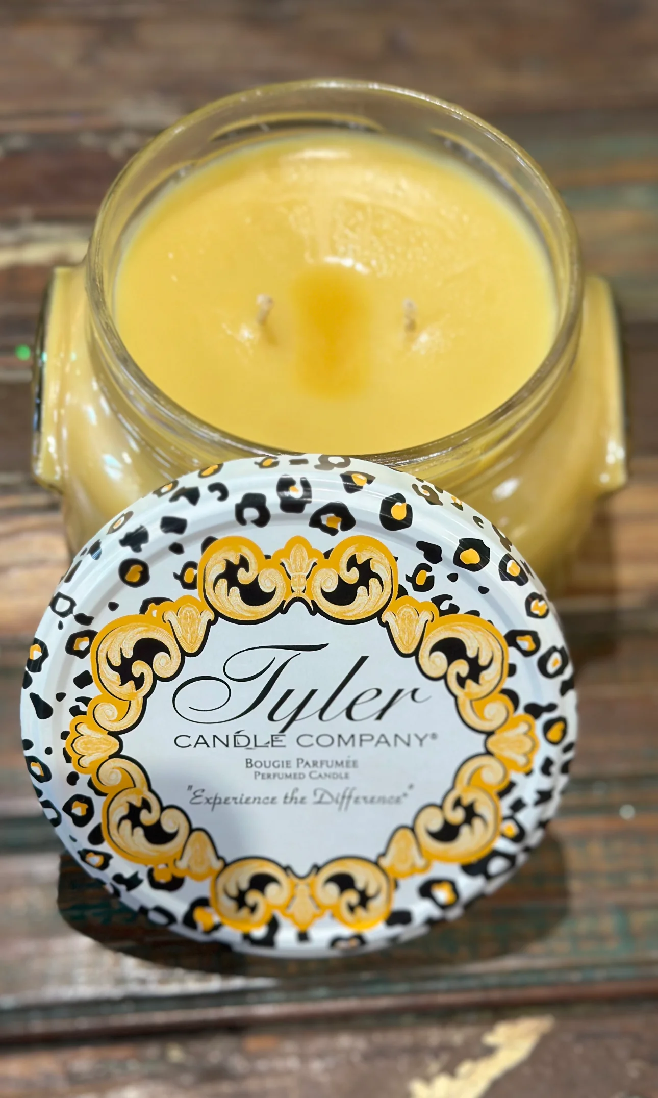 TYLER-TROPHY 22 OZ CANDLE
